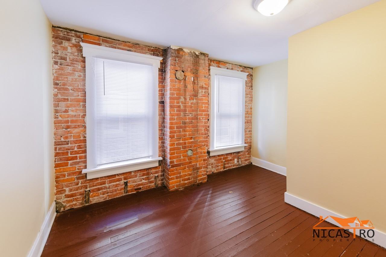 138 E 11th Ave - Photo 6 of 50