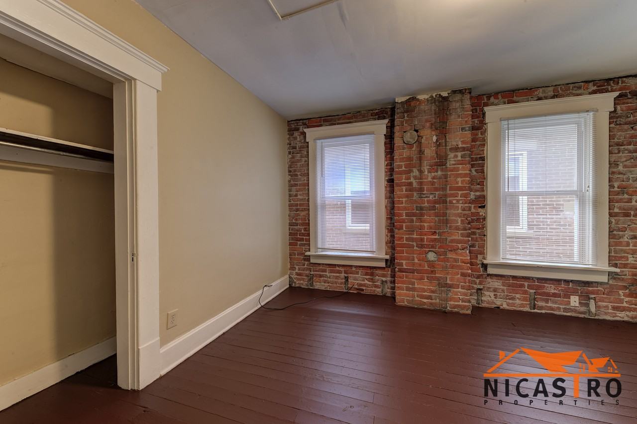 138 E 11th Ave - Photo 6 of 50