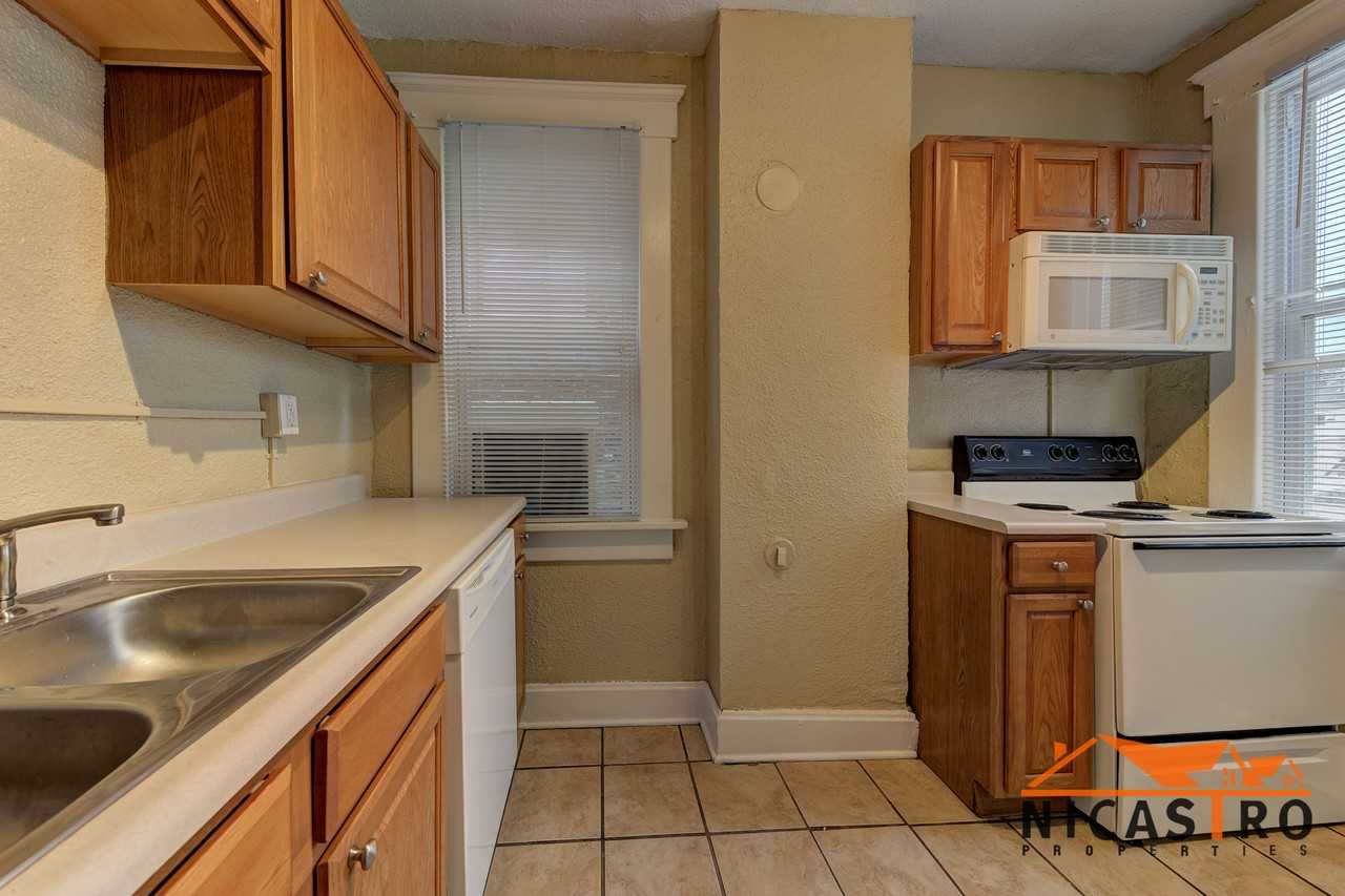 138 E 11th Ave - Photo 5 of 50