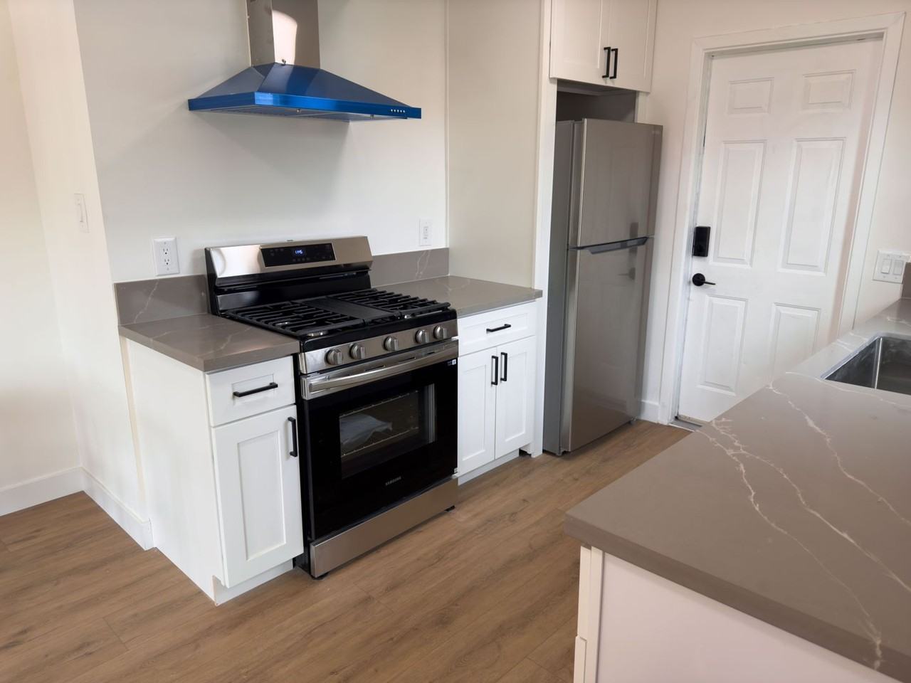 715-721 Garfield Ave - Photo 7 of 30