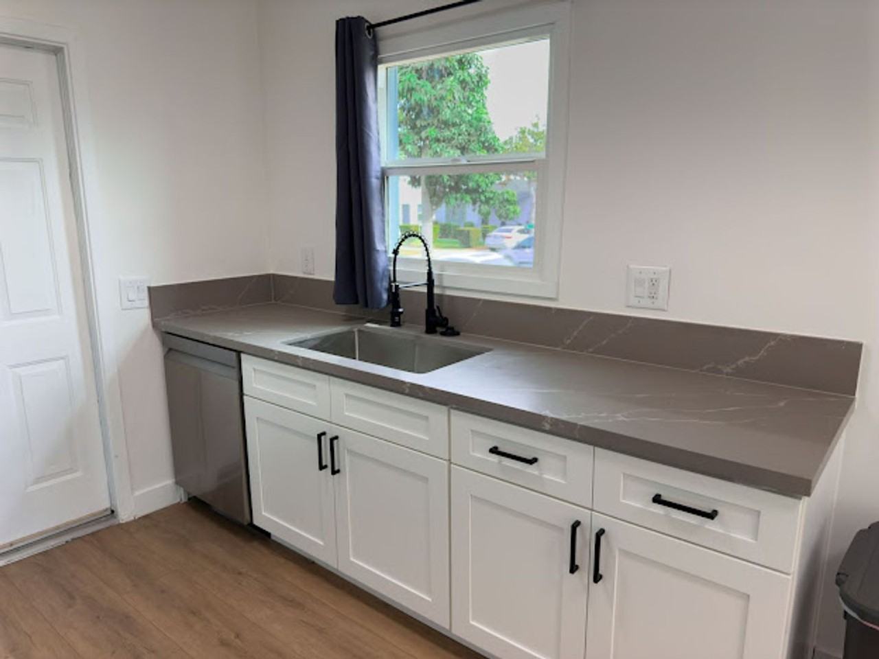 715-721 Garfield Ave - Photo 7 of 29