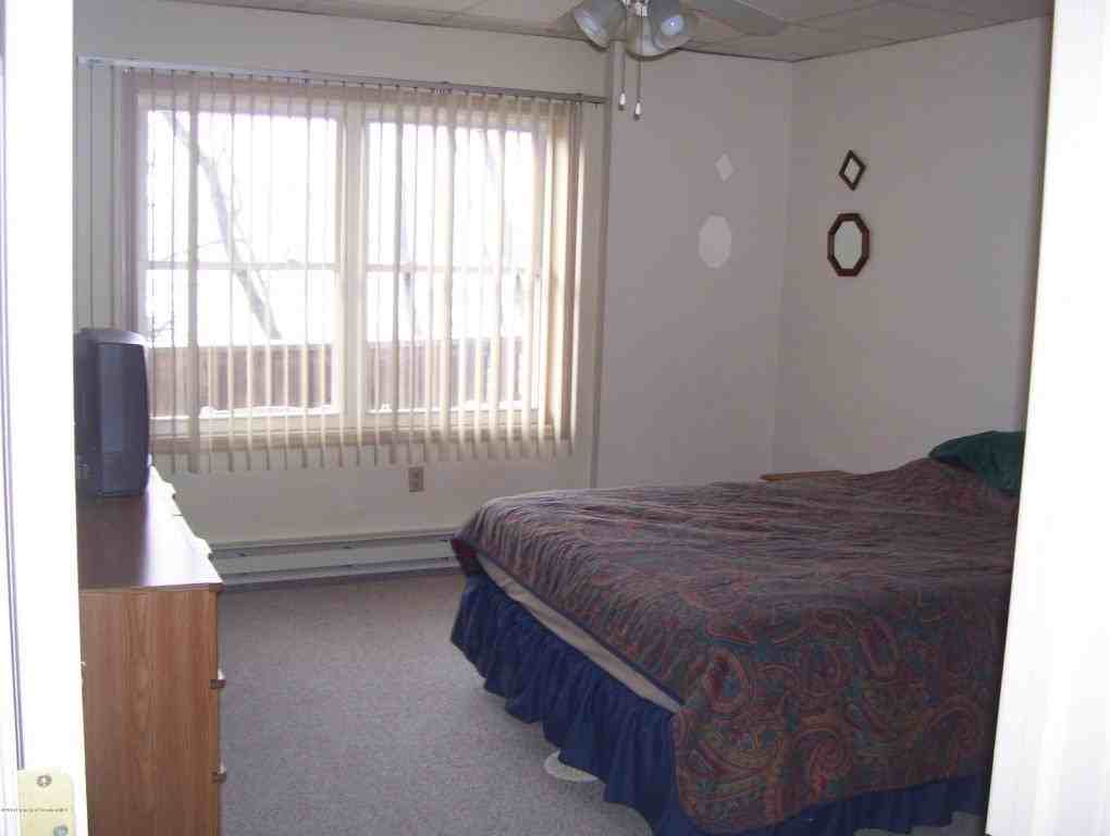 1335 Lake Rd - Photo 3 of 7