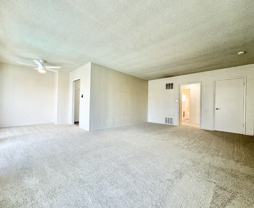 1540 N Laurel Ave #6 - Photo 1 of 1