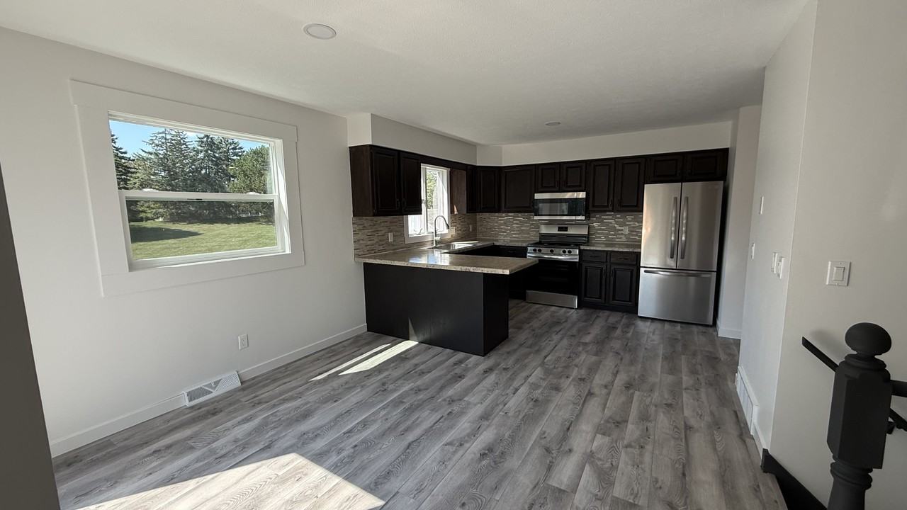 2057 Eastcastle Dr Se #2057 - Photo 2 of 25