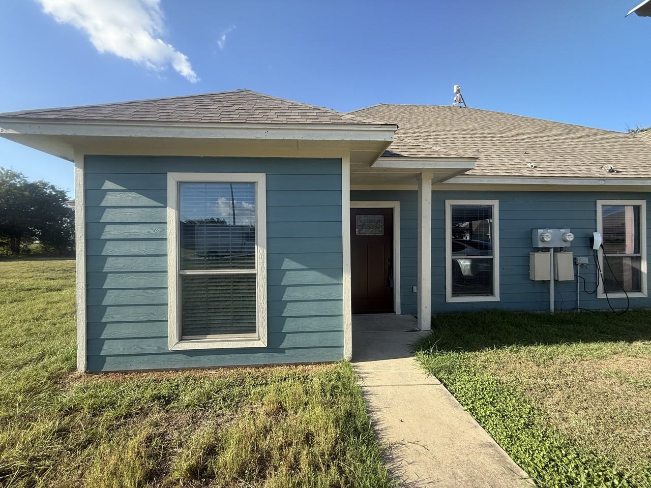 121 Collett Ct - Photo 2 of 17