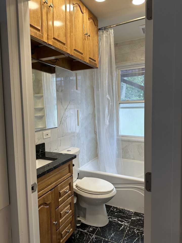 212 N Edgeworth Ave #1 - Photo 4 of 19