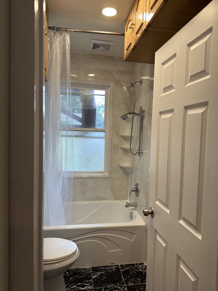 212 N Edgeworth Ave #1 - Photo 6 of 19