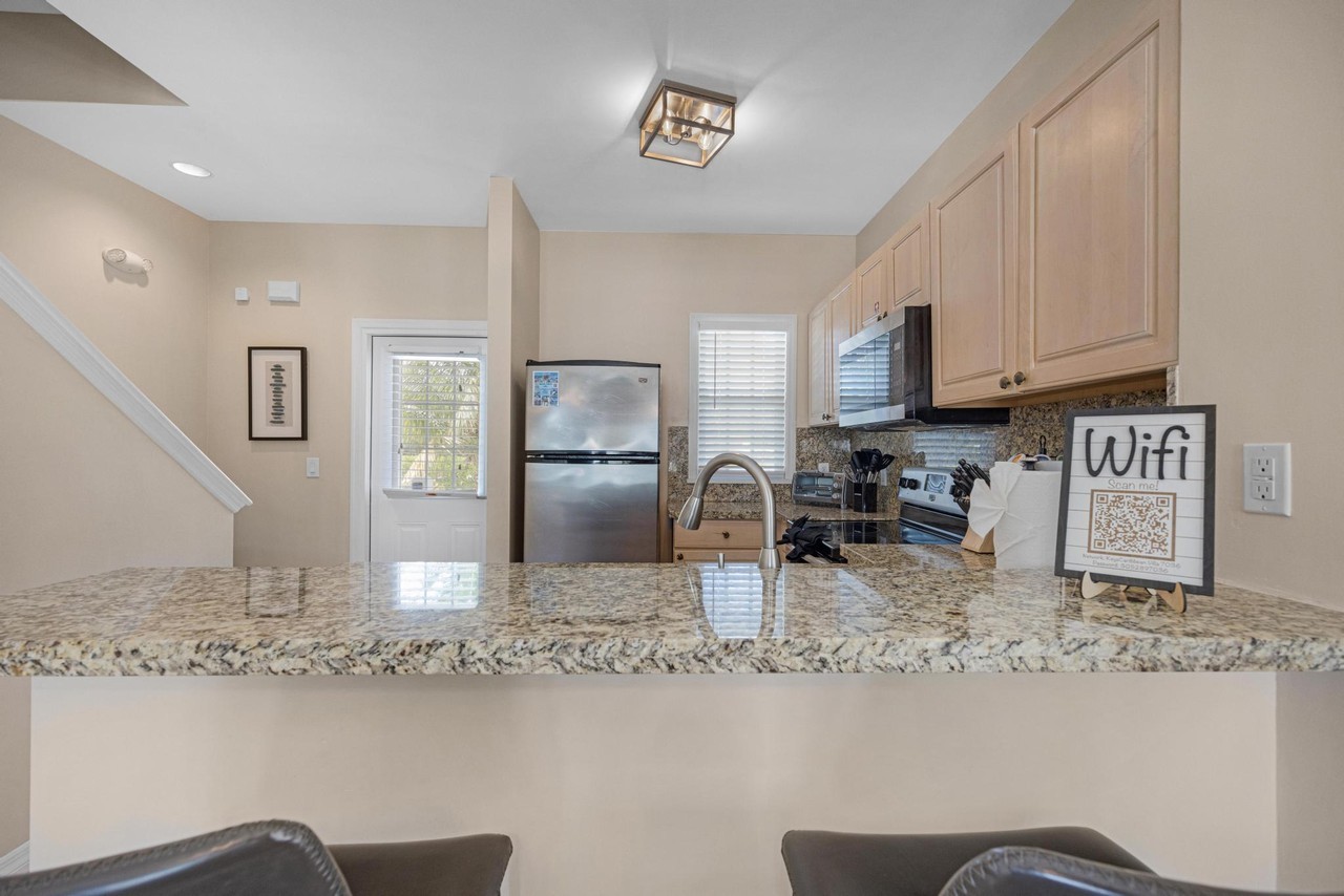 7036 Harbor Village Dr - Photo 2 of 10