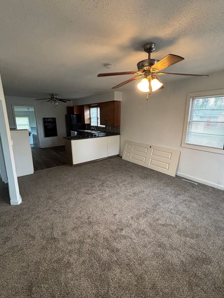 1115 23rd Ave - Photo 3 of 8