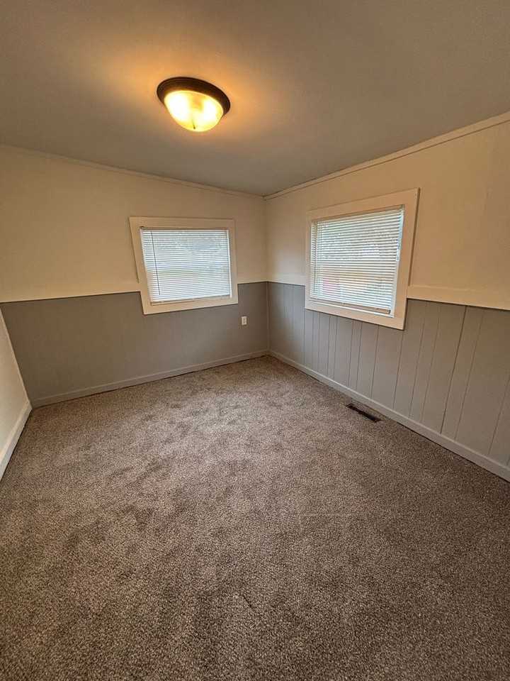 1115 23rd Ave - Photo 4 of 8