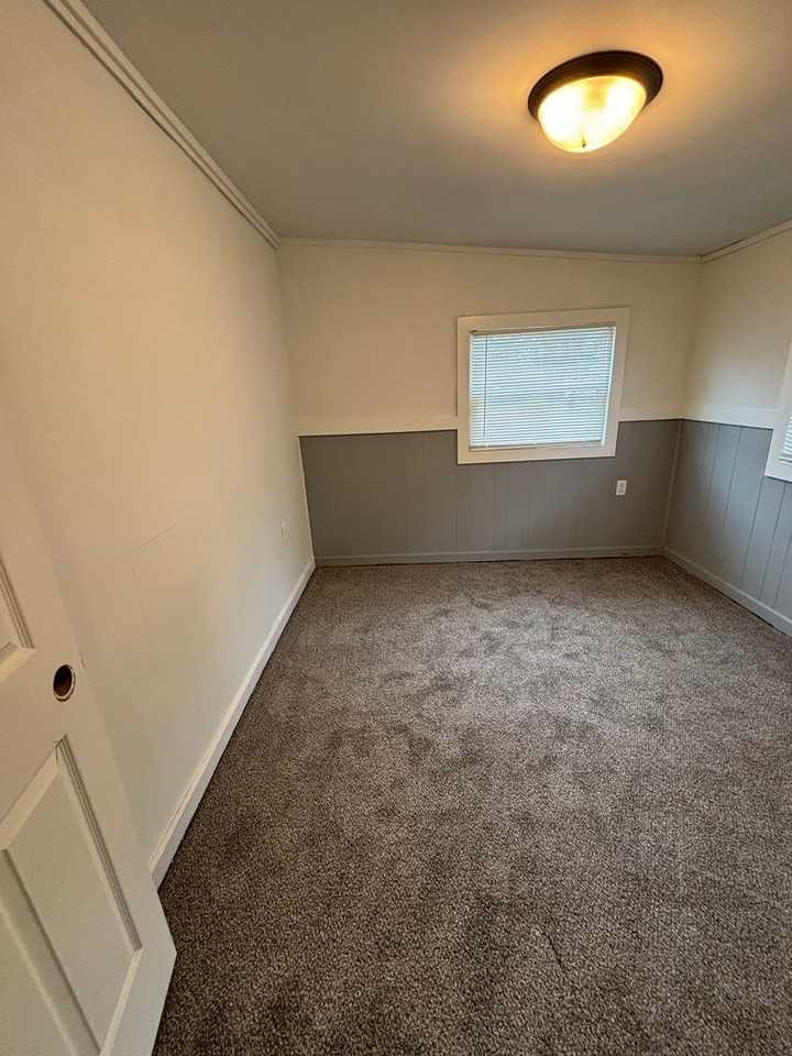 1115 23rd Ave - Photo 6 of 8