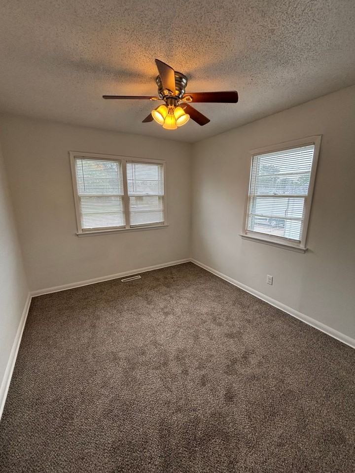 1115 23rd Ave - Photo 7 of 8