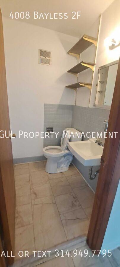 4008 Bayless 2F - Photo 3 of 10