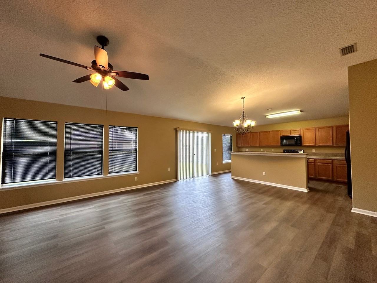 2231 Brian Lakes Dr E - Photo 4 of 18