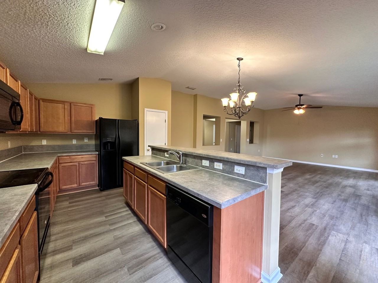 2231 Brian Lakes Dr E - Photo 7 of 18