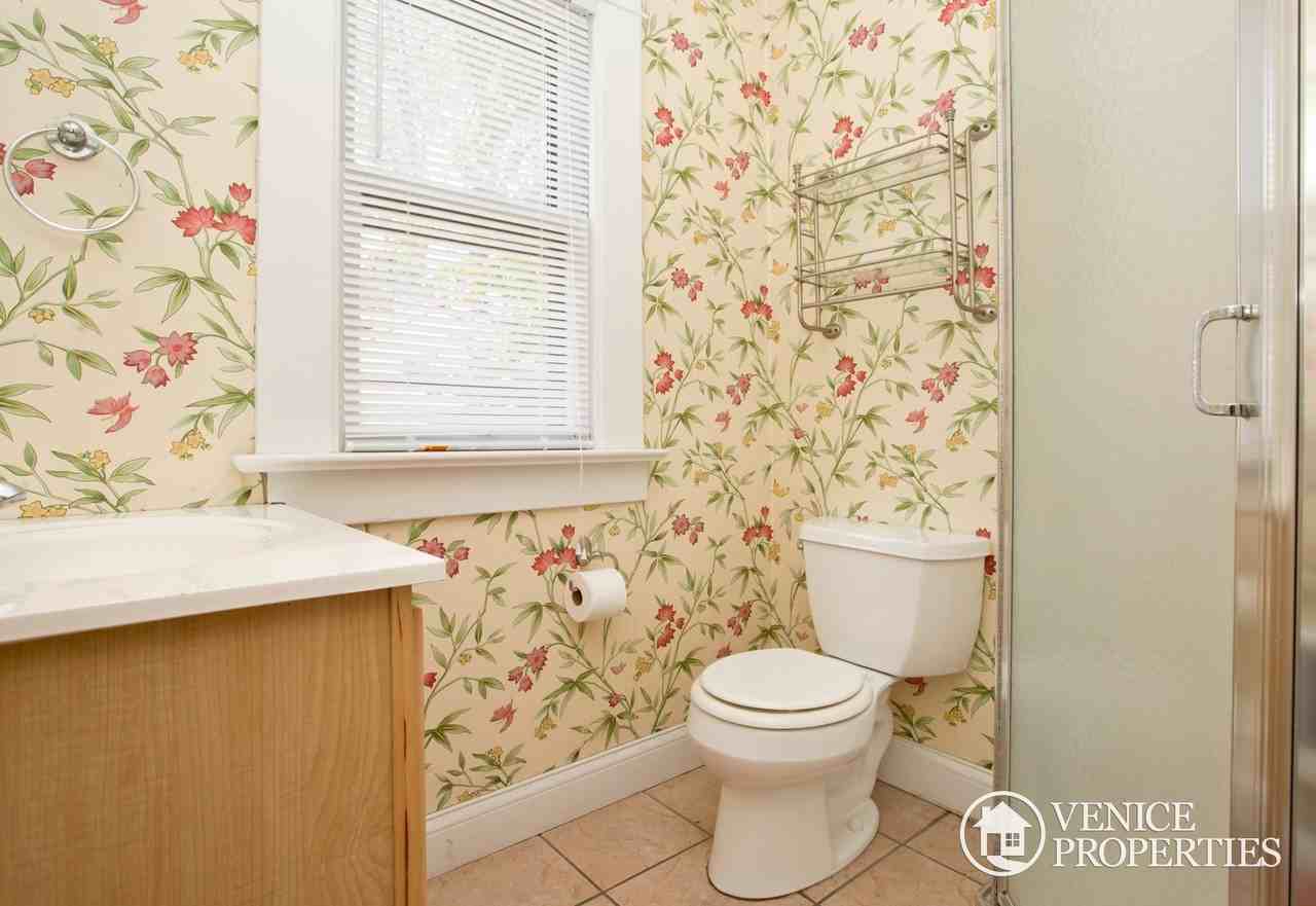 66 E Northwood Ave - Photo 7 of 23
