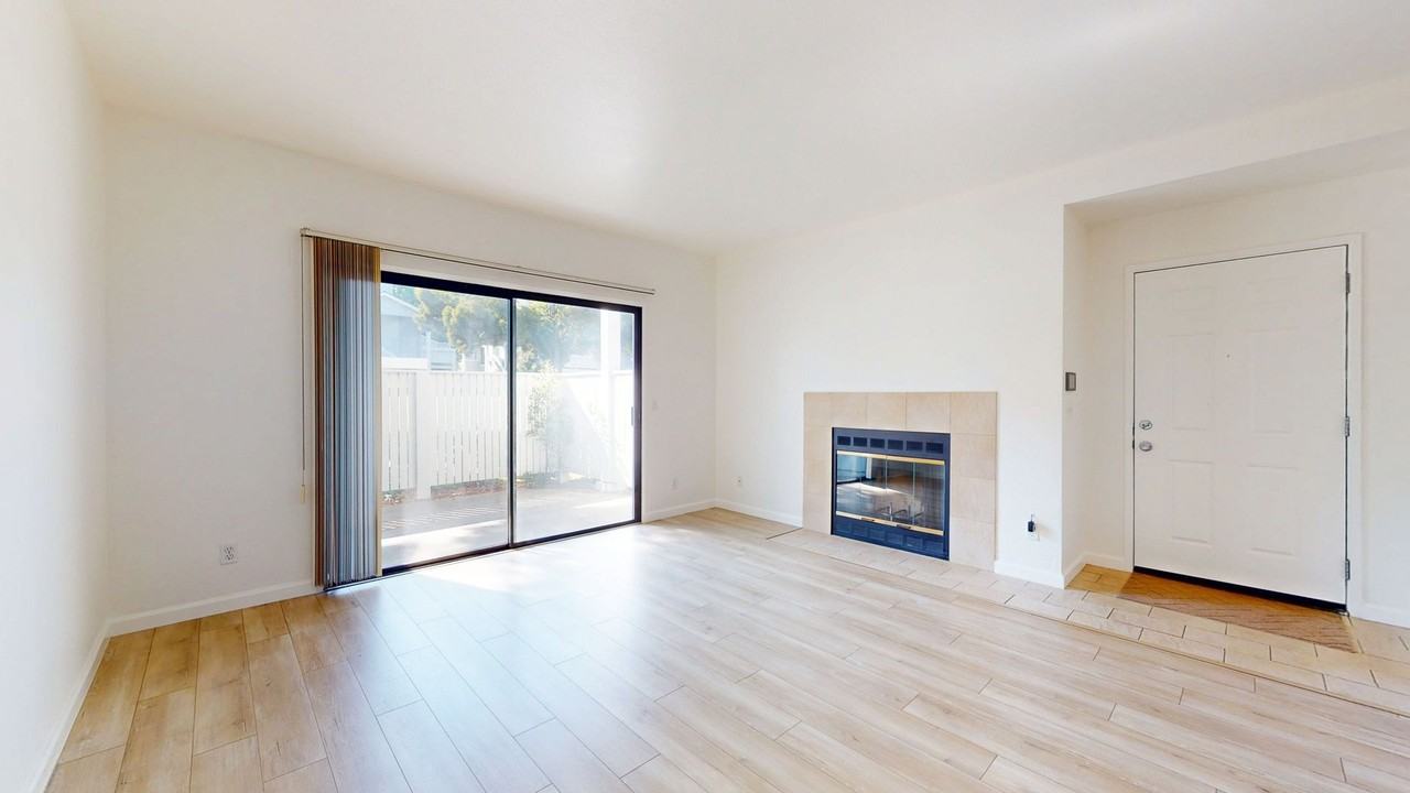 127 Schooner Ct - Photo 5 of 14