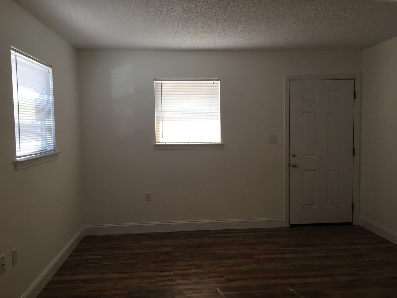 1417 29th St - Photo 5 of 11