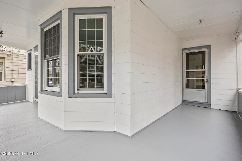 559 Myrtle Ave - Photo 2 of 9