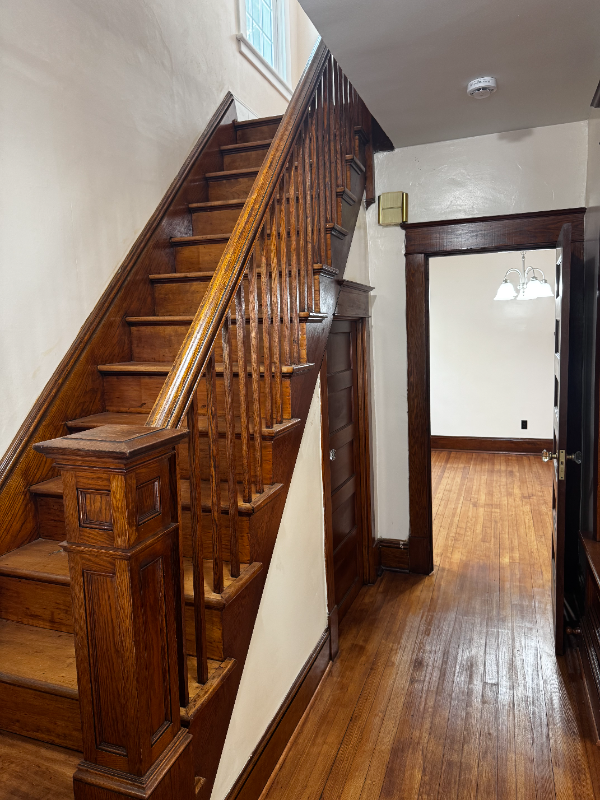 559 Myrtle Ave - Photo 5 of 9