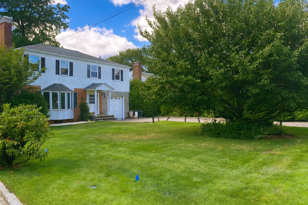 106 New Wilmot Road - Photo 3 of 24