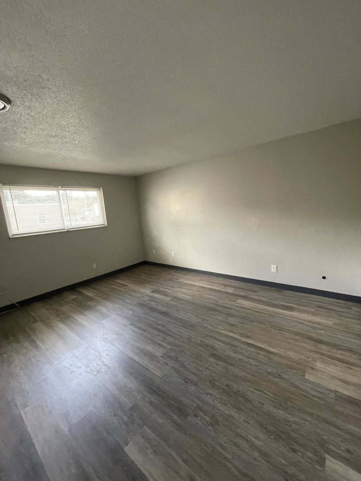 816 Orchard Street - Photo 2 of 5