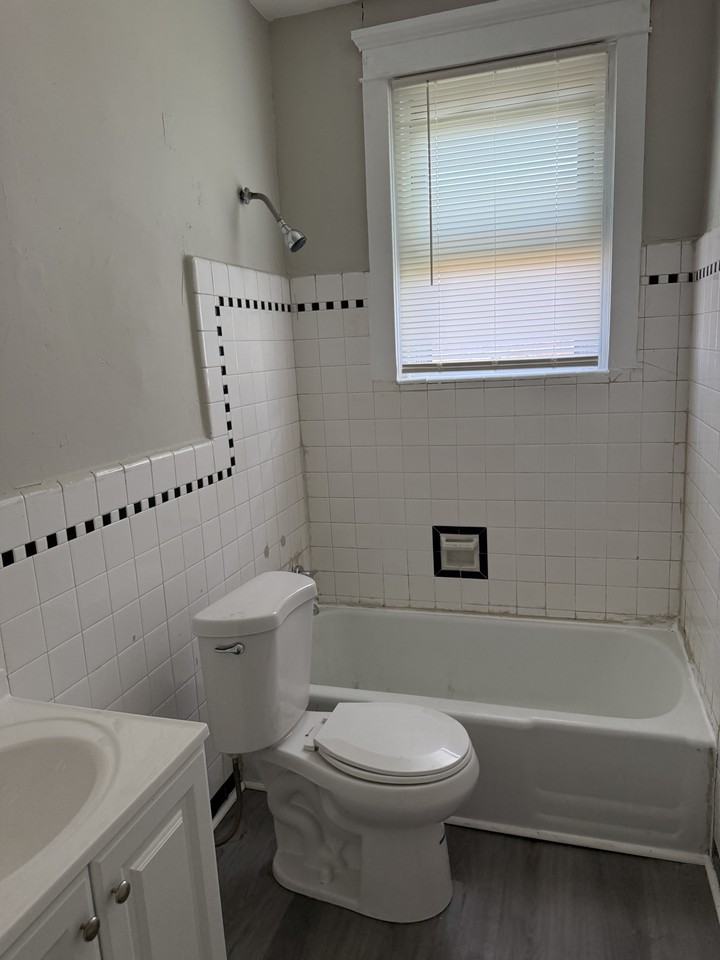 1945 W Hunting Park - Photo 3 of 21