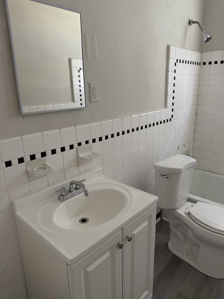 1945 W Hunting Park - Photo 4 of 21