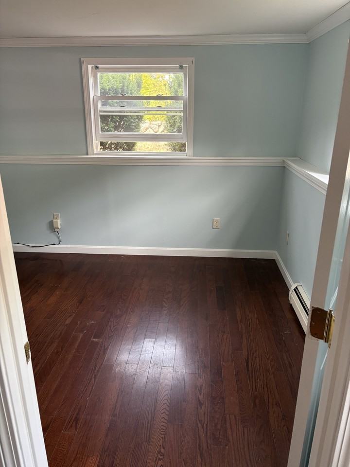 918 Flanders Rd - Photo 6 of 16