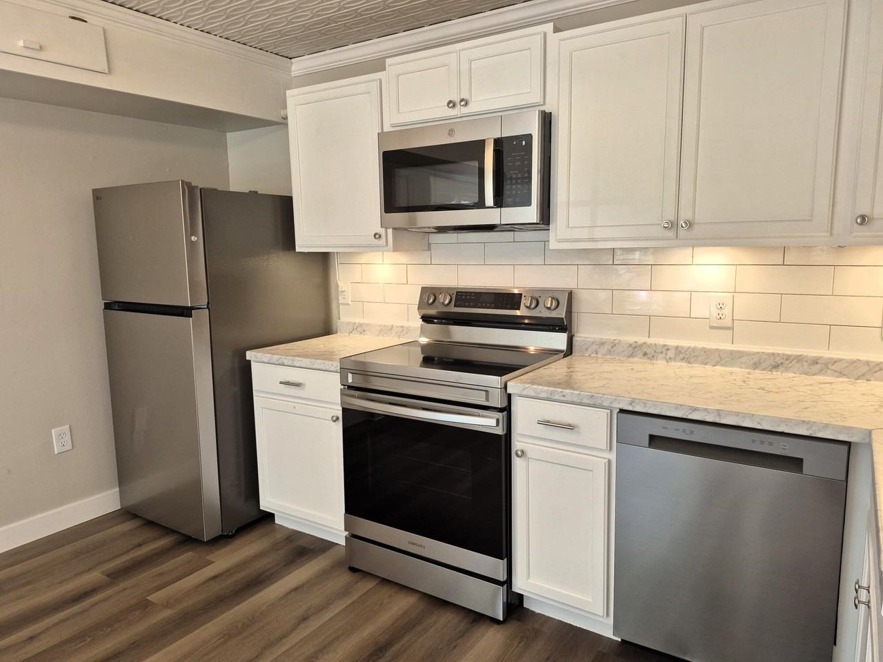 Bellpage Ave 2413 Unit 2 - Photo 5 of 15