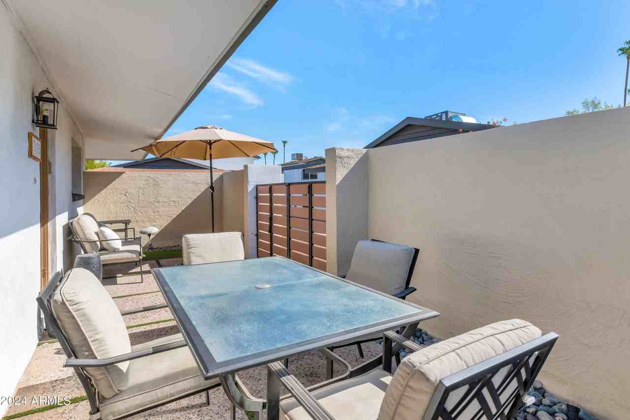 7635 E Minnezona Ave - Photo 6 of 24