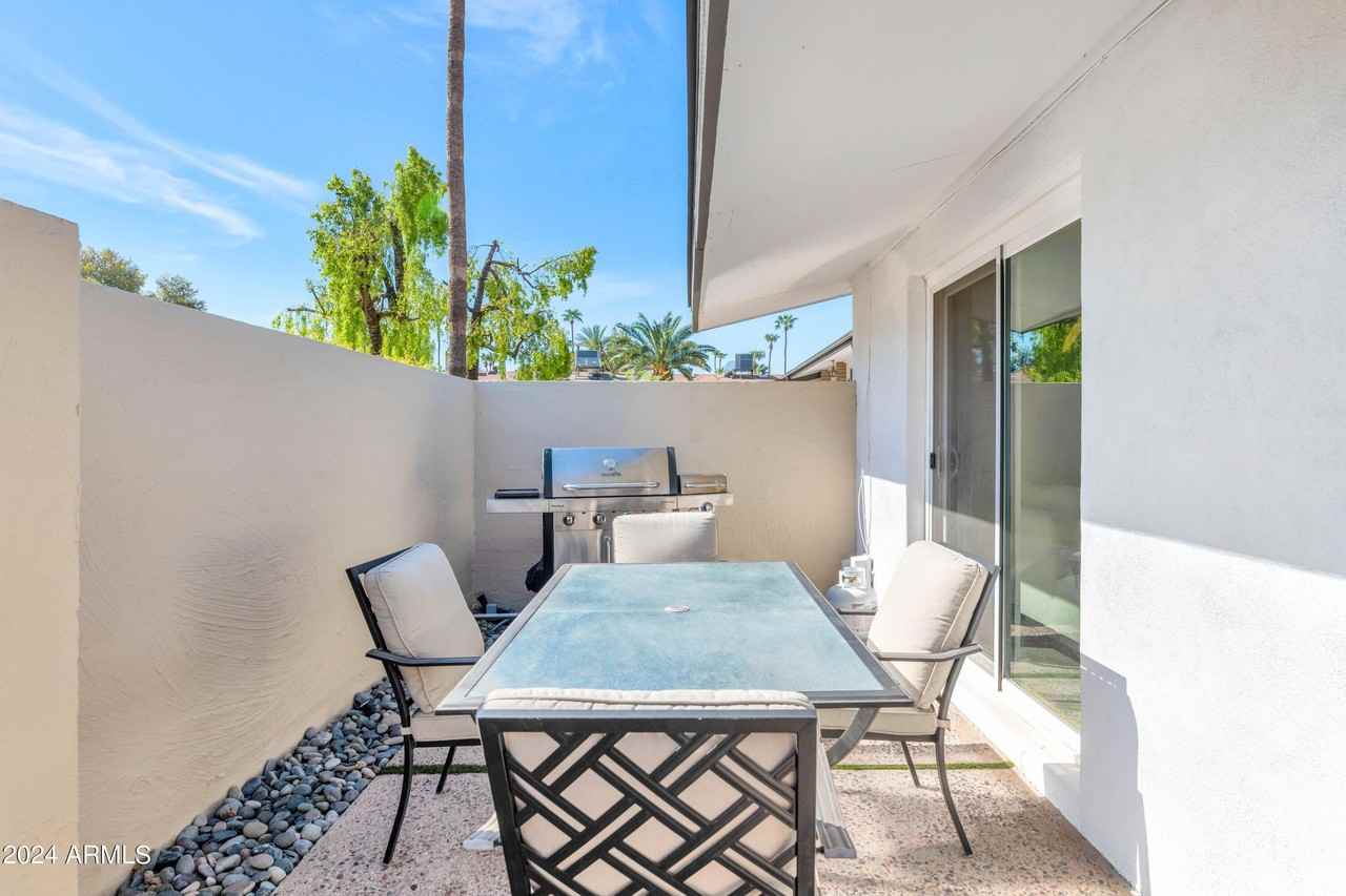 7635 E Minnezona Ave - Photo 7 of 24