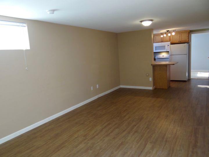 546 1/2 Avenue E - Photo 2 of 7