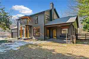 featured image of 634 S Main St