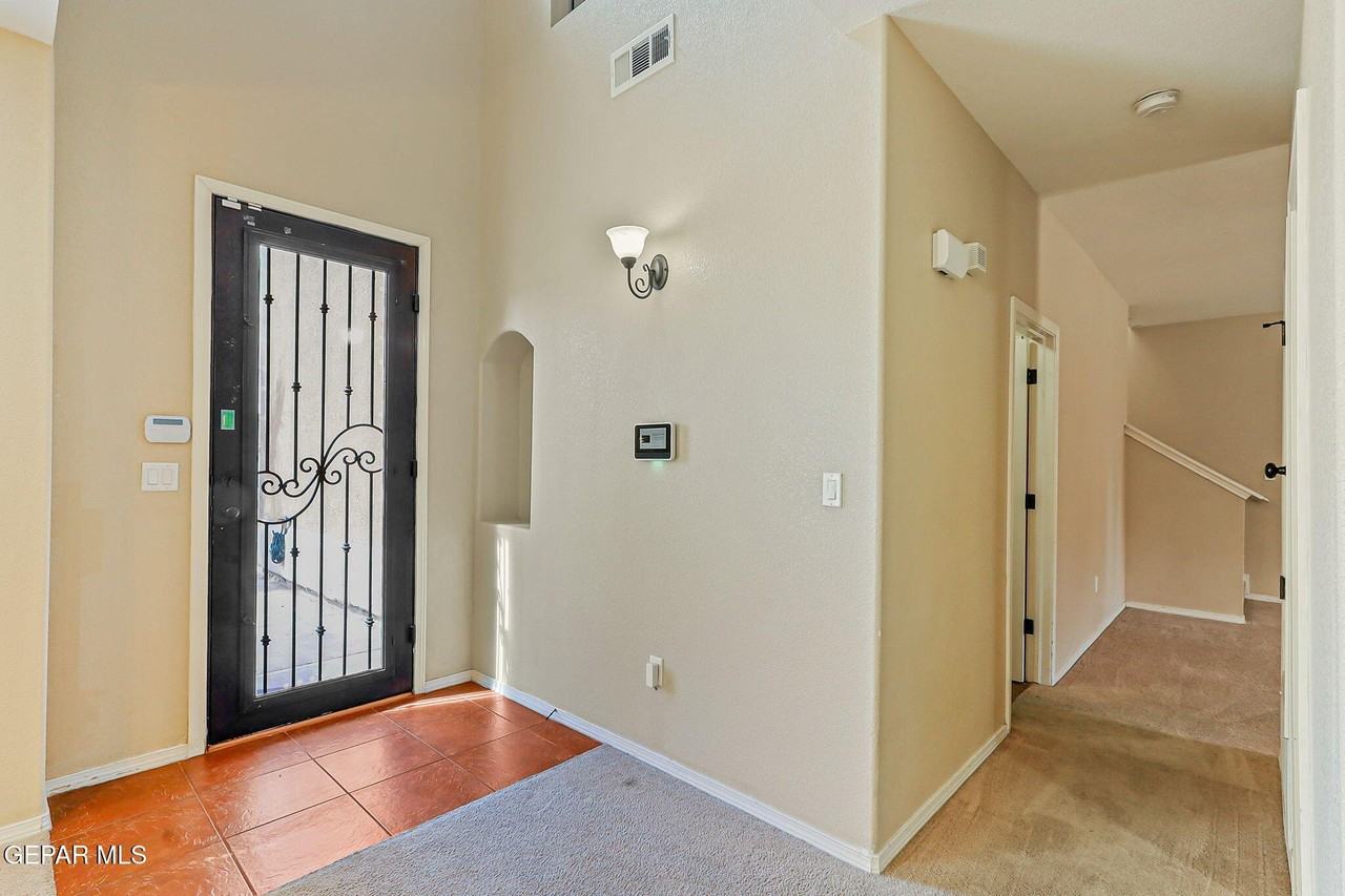 14221 Silver Point Avenue - Photo 6 of 45