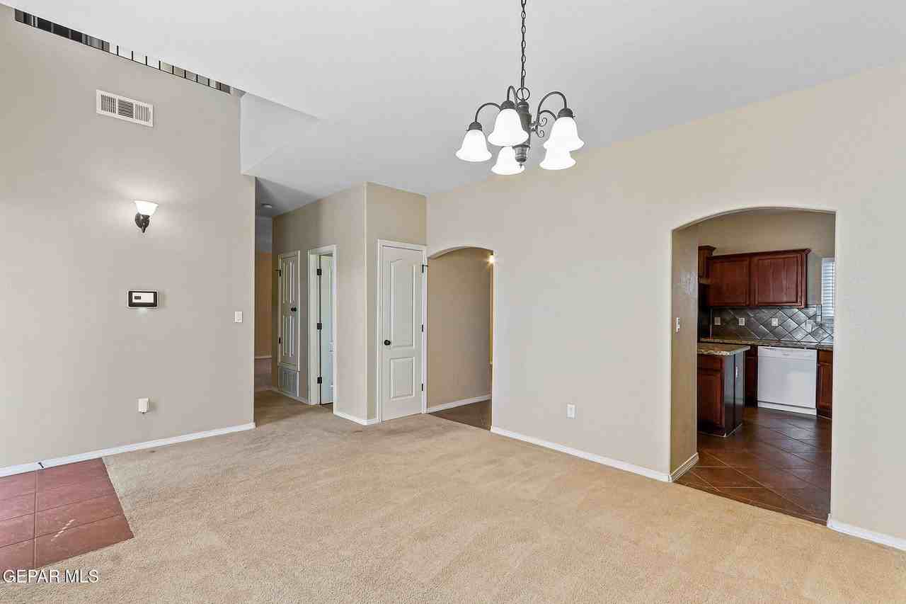 14221 Silver Point Avenue - Photo 7 of 45