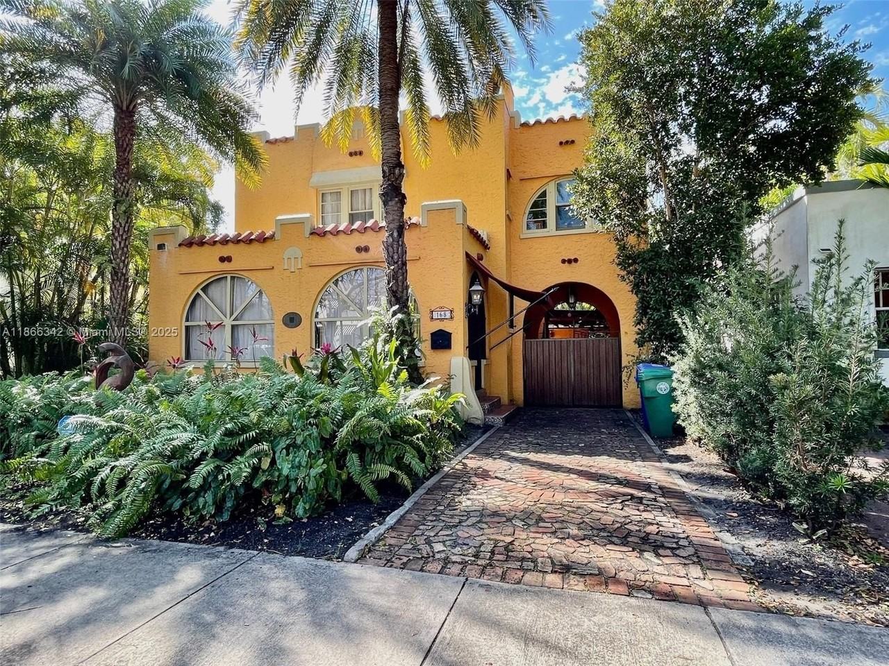 168 Ne 44th St - Photo 2 of 46