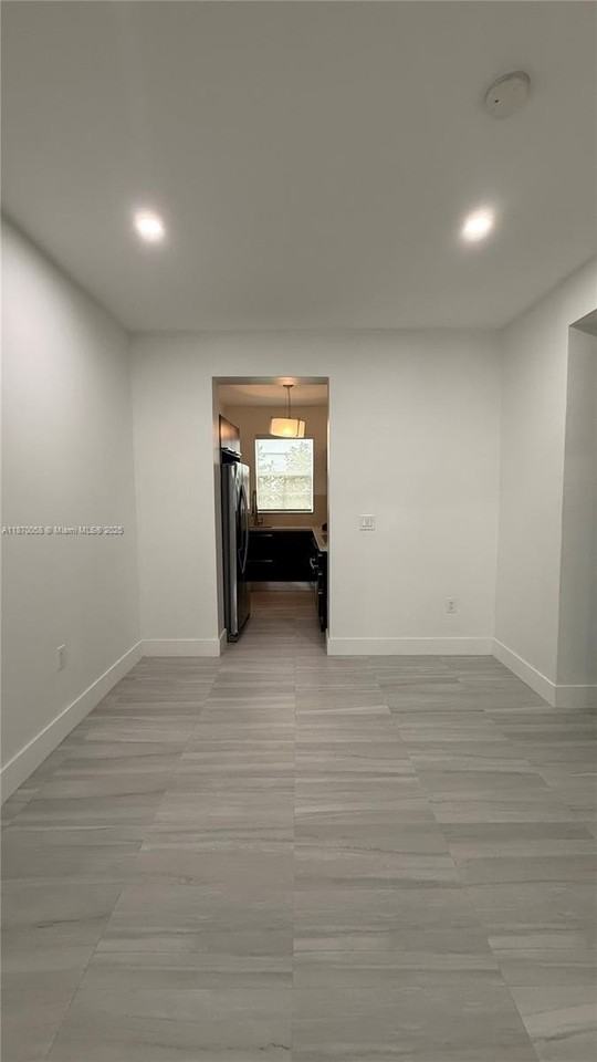 2031 Meridian Ave #6 - Photo 4 of 25