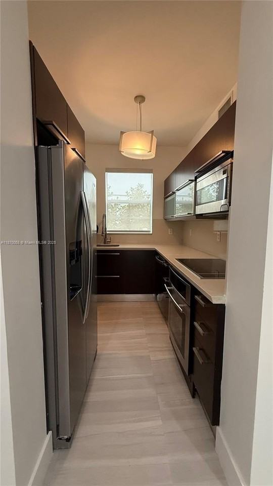 2031 Meridian Ave #6 - Photo 5 of 25