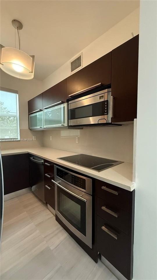 2031 Meridian Ave #6 - Photo 6 of 25