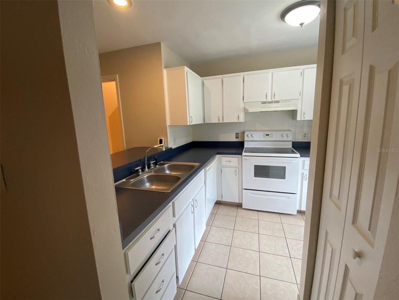 6138 Sw 8th Ln - Photo 6 of 10