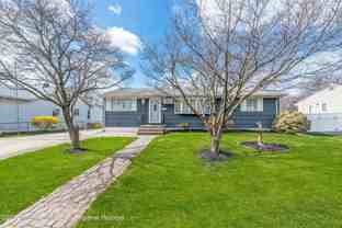 19 Roosevelt Ave - Photo 1 of 1