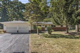 36332 N Hawthorne Ln - Photo 1 of 1