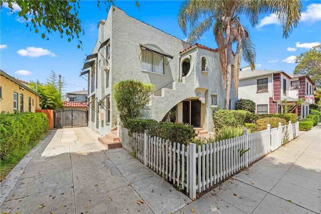 2109 Chestnut Avenue - Photo 2 of 32