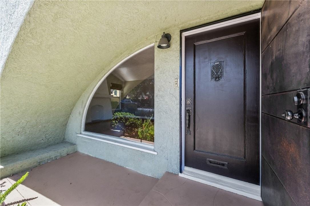 2109 Chestnut Avenue - Photo 4 of 32