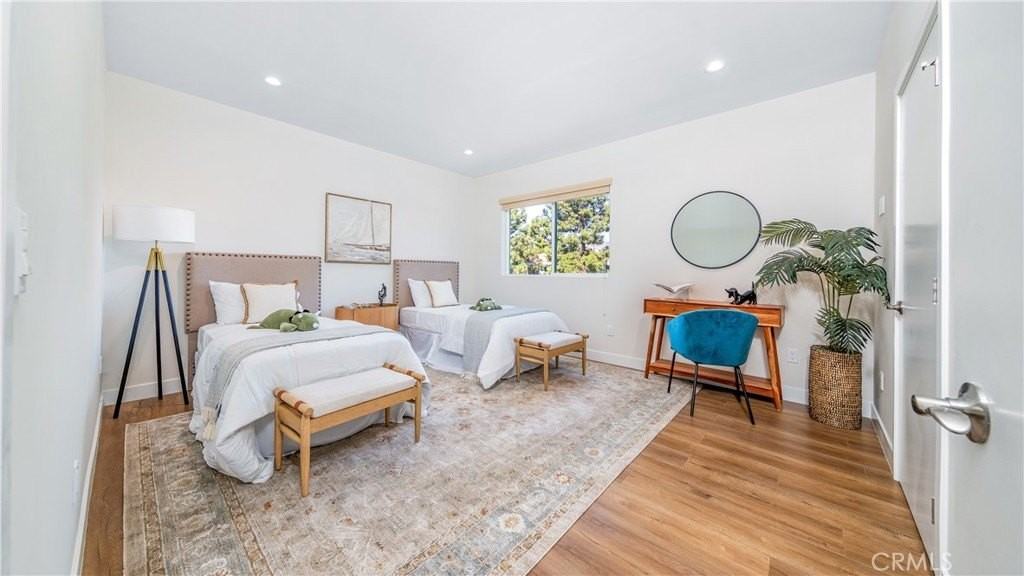 17154 Chatsworth St #2 - Photo 7 of 11