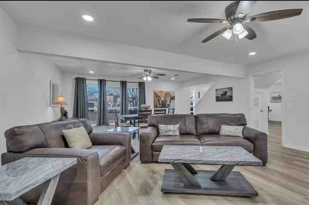 2123 Quail Run - Photo 4 of 19