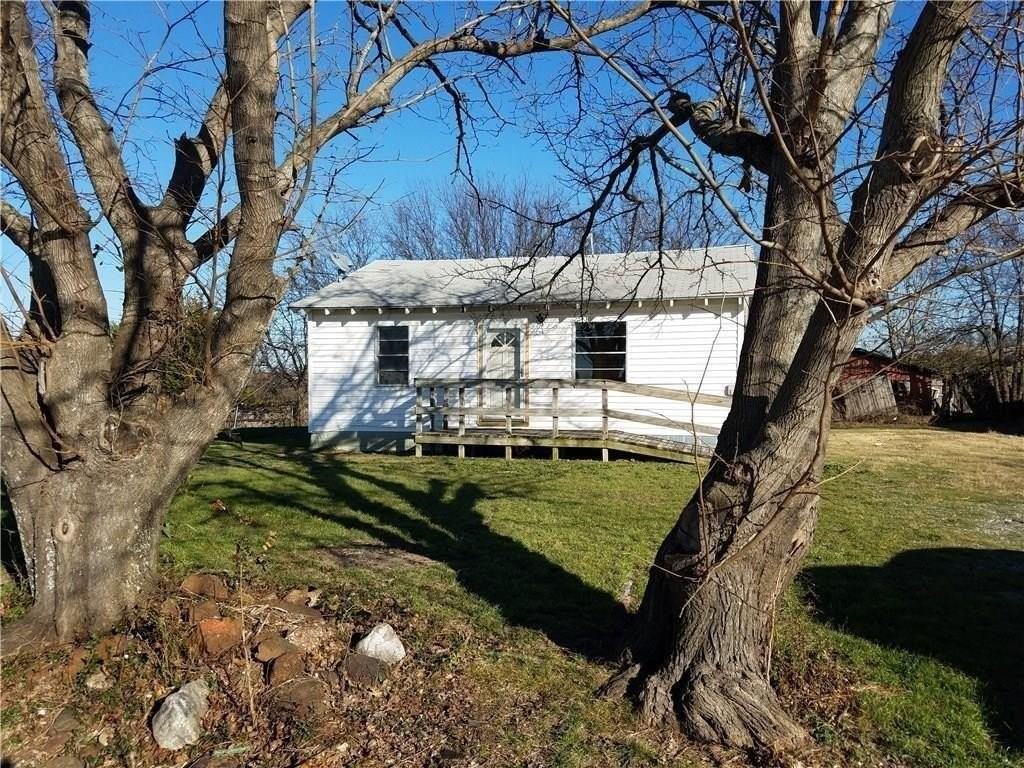 4231 County Road 892 - Photo 4 of 10