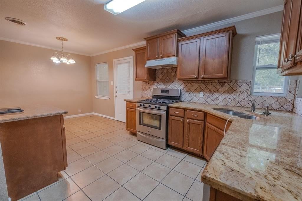 2704 Cordone St - Photo 6 of 22