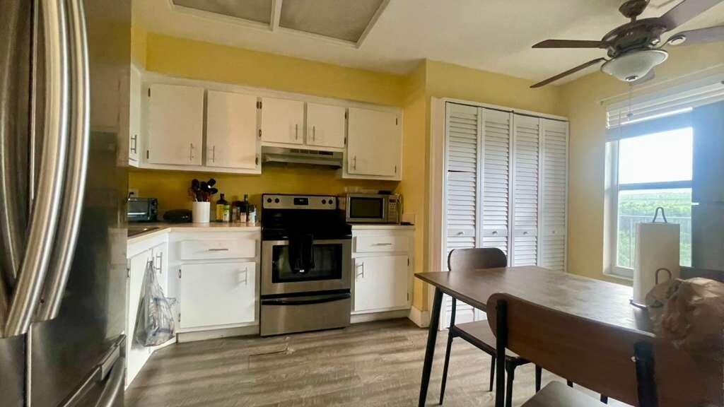 4570 Nw 18th Ave #609 - Photo 6 of 8